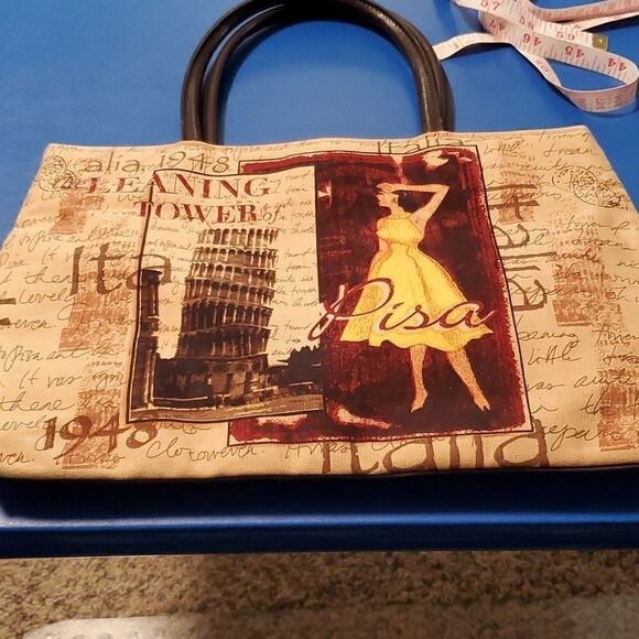 Leaning Tower of Pisa themed handbag - Picture 4 of 6